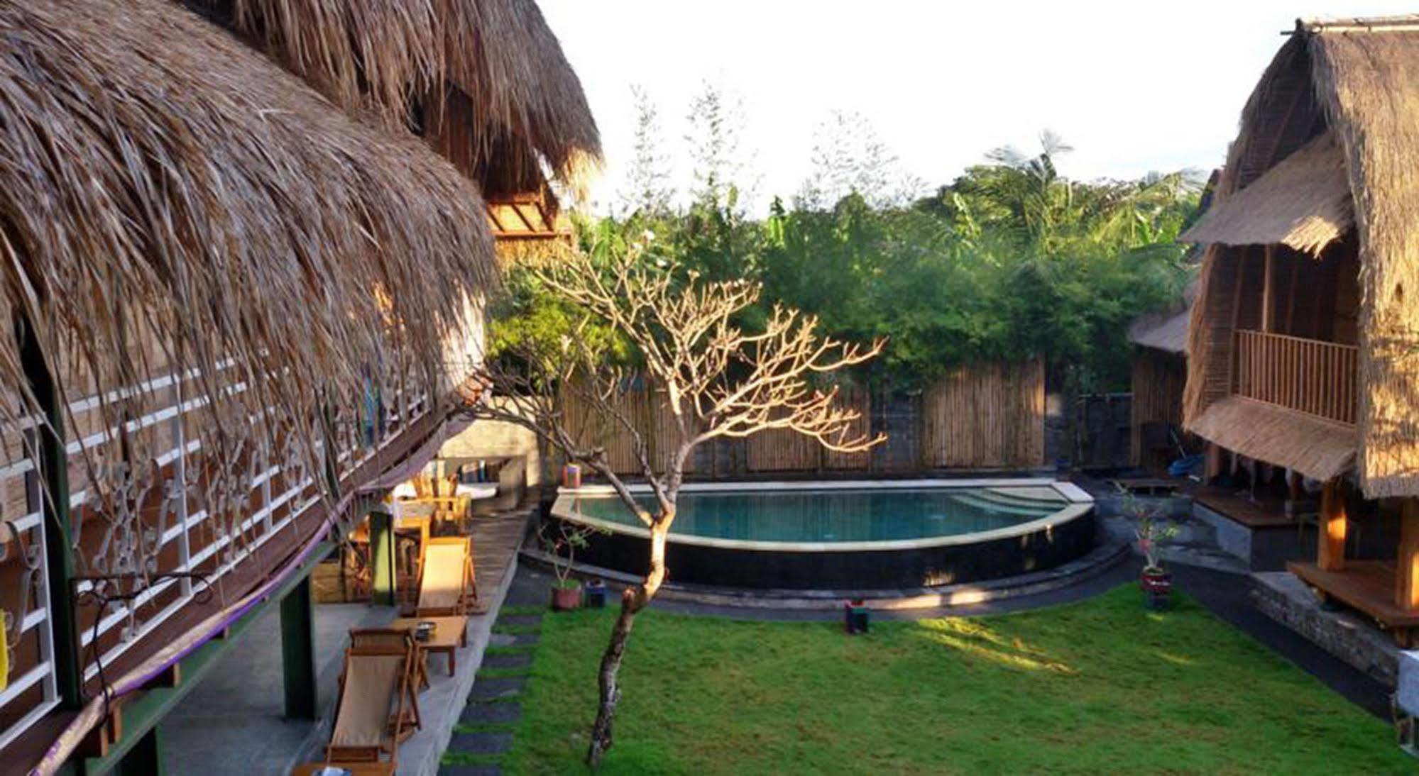 Da Housetel Kuta Hostel Kuta Lombok Exterior foto